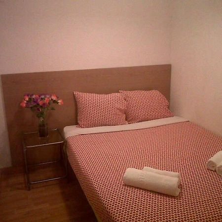 Km1 Amparo Apartments Μαδρίτη Δωμάτιο φωτογραφία