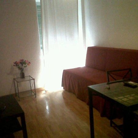 Km1 Amparo Apartments Μαδρίτη Δωμάτιο φωτογραφία