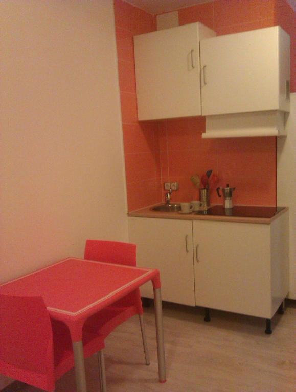 Km1 Amparo Apartments Μαδρίτη Δωμάτιο φωτογραφία